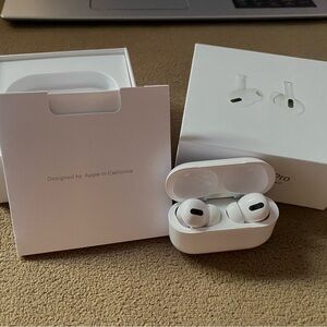 I’m selling my, AirPods Pro 2nd Gen, the colour was white and it was wireless